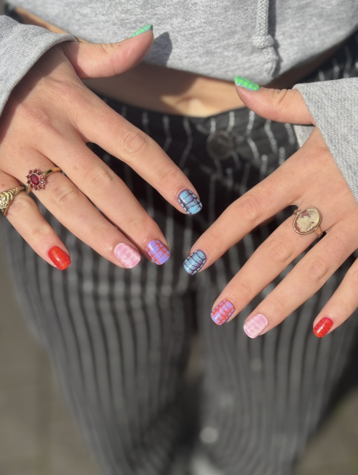 snakeskin nail art with blooming gel